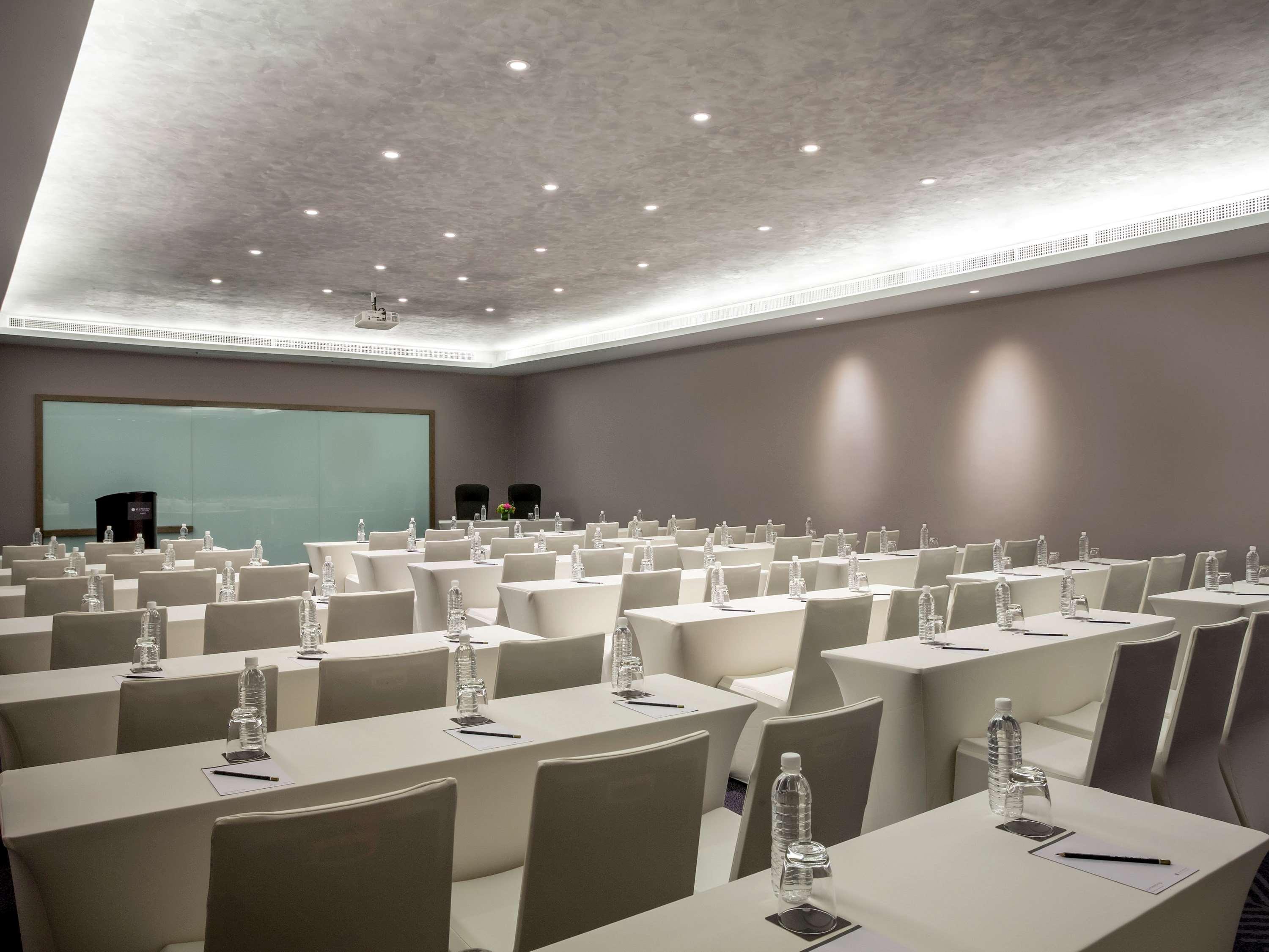 Pullman Miri Waterfront Hotel Exterior photo Meeting room
