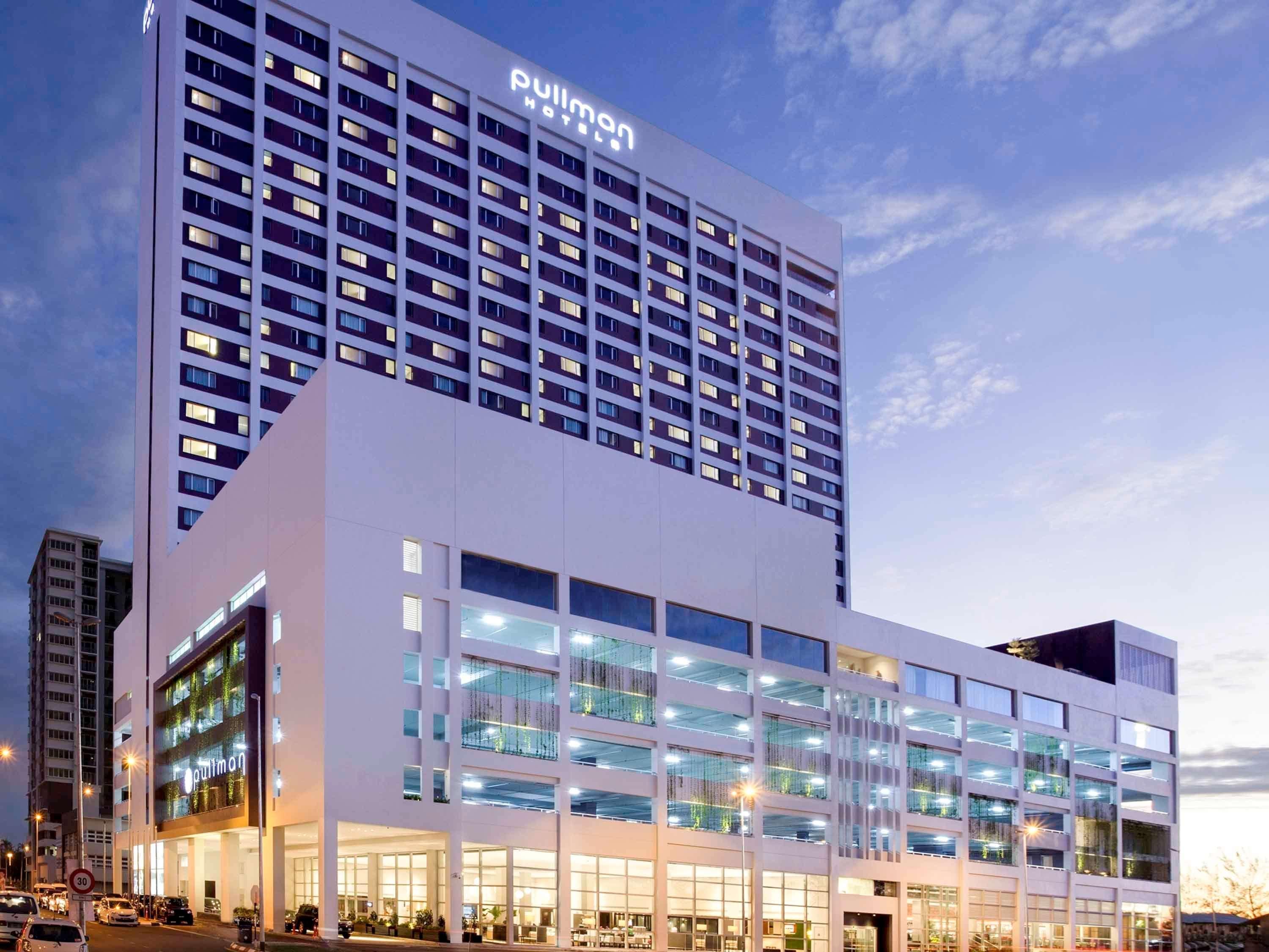 Pullman Miri Waterfront Hotel Exterior photo Pullman Hotel, Kuala Lumpur
