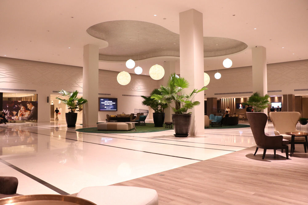 Pullman Miri Waterfront Hotel Exterior photo The lobby of the hotel