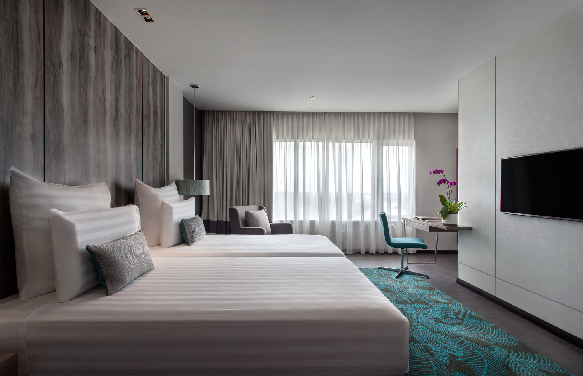 Pullman Miri Waterfront Hotel Exterior photo Deluxe Room