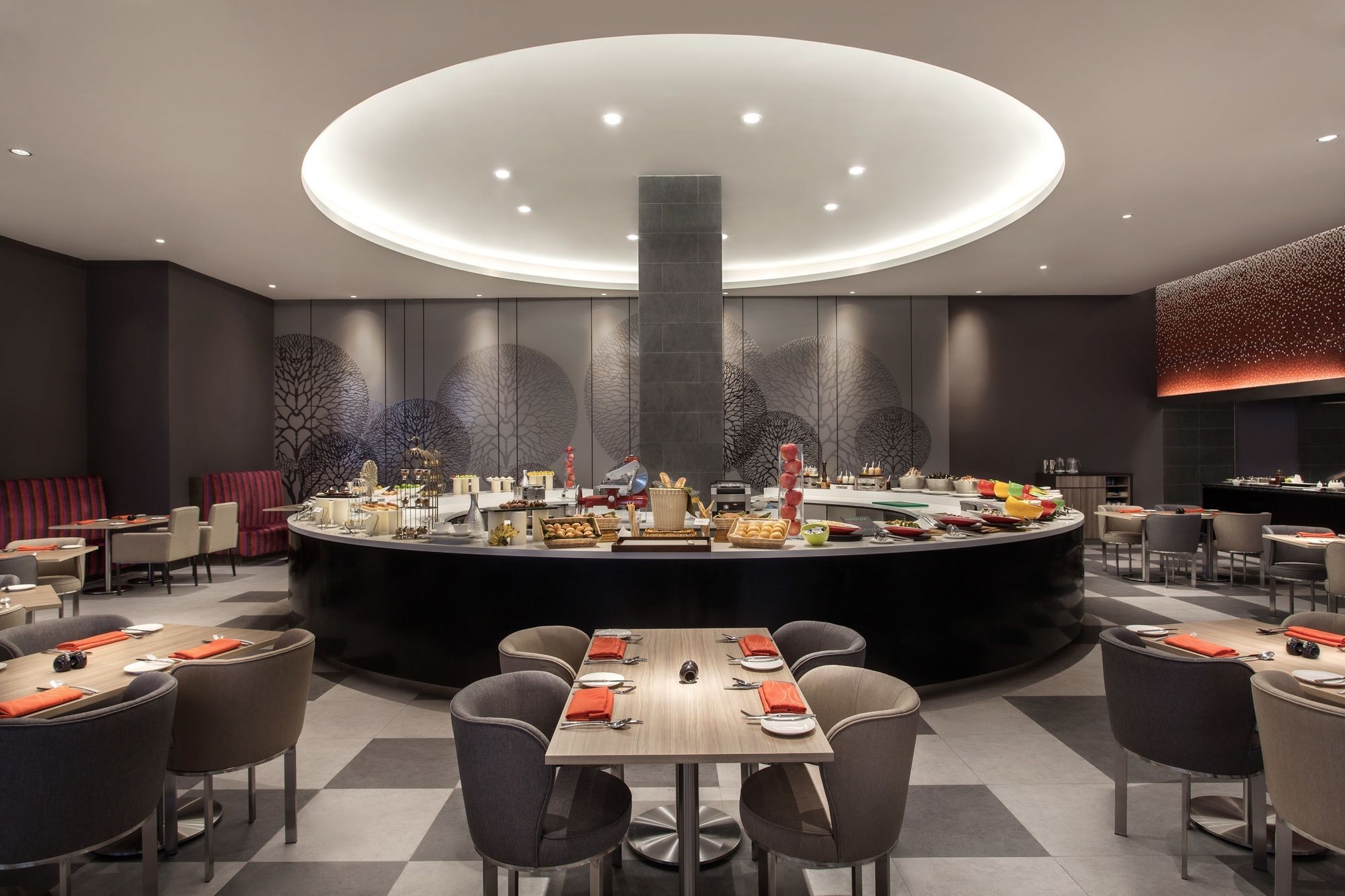 Pullman Miri Waterfront Hotel Exterior photo The restaurant