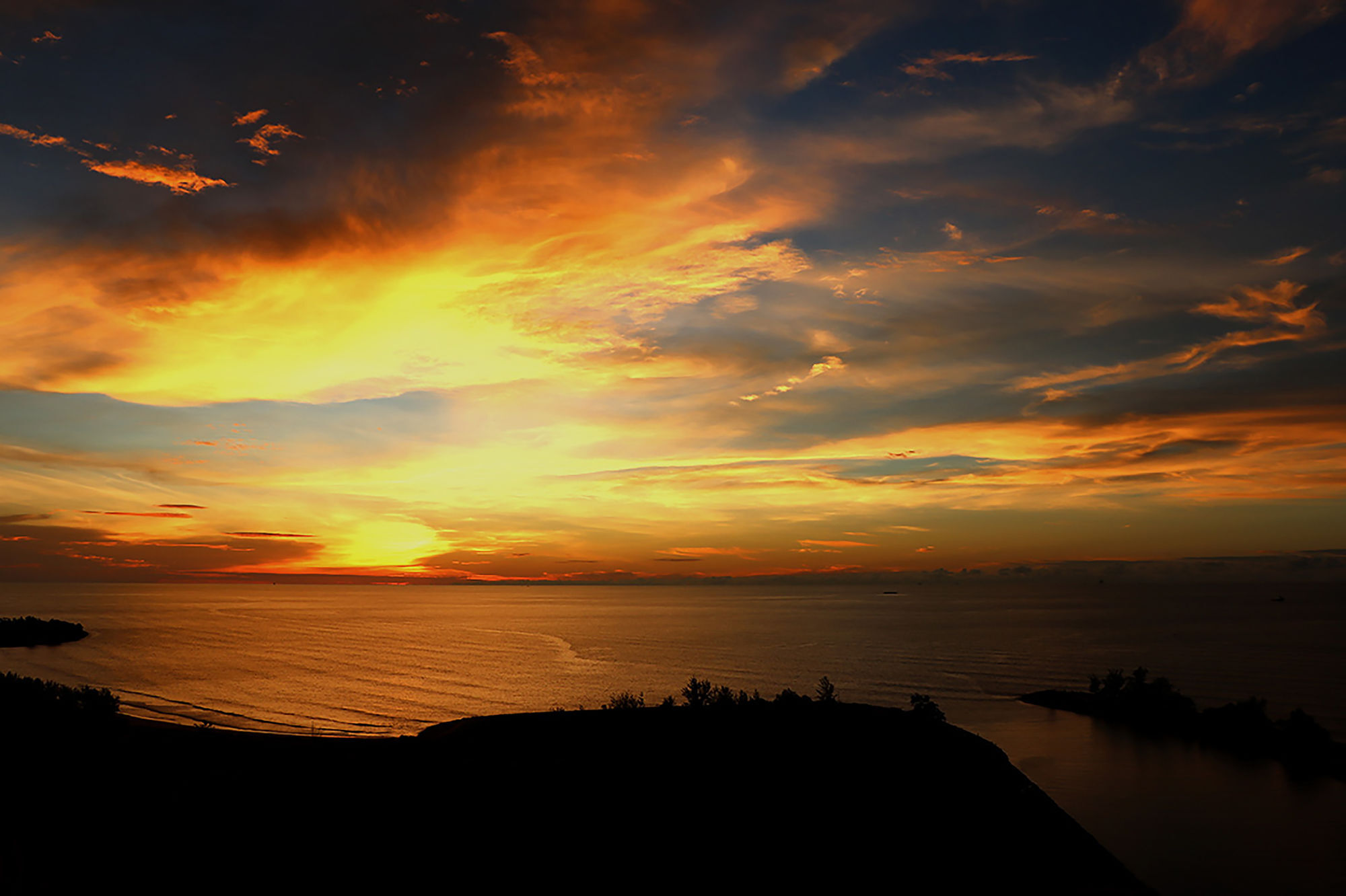 Pullman Miri Waterfront Hotel Exterior photo Sunset at the Cape of Good Hope