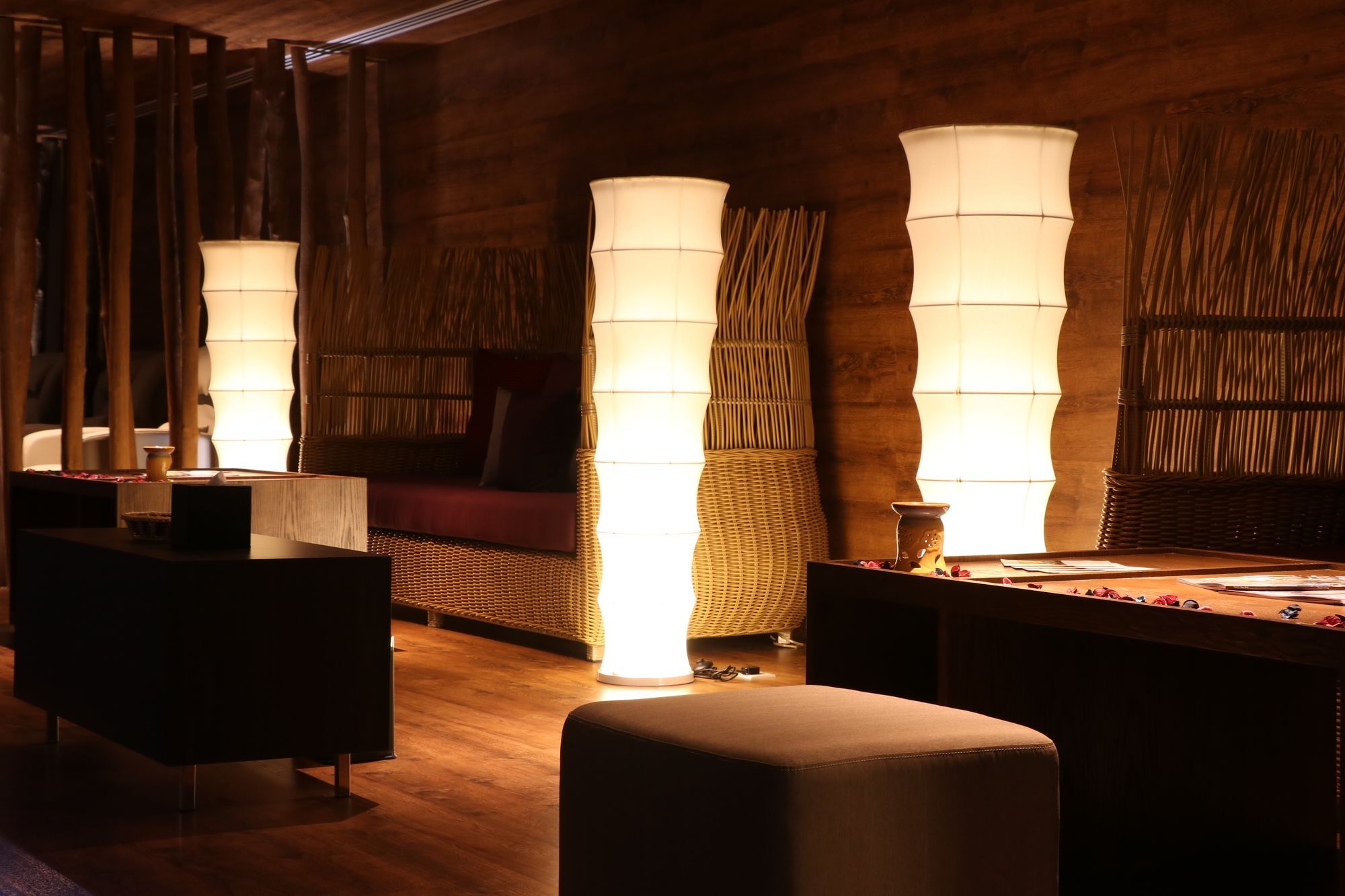 Pullman Miri Waterfront Hotel Exterior photo Interior of the spa