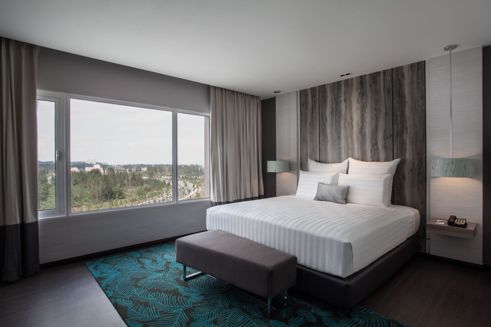 Pullman Miri Waterfront Hotel Exterior photo Executive Suite bedroom