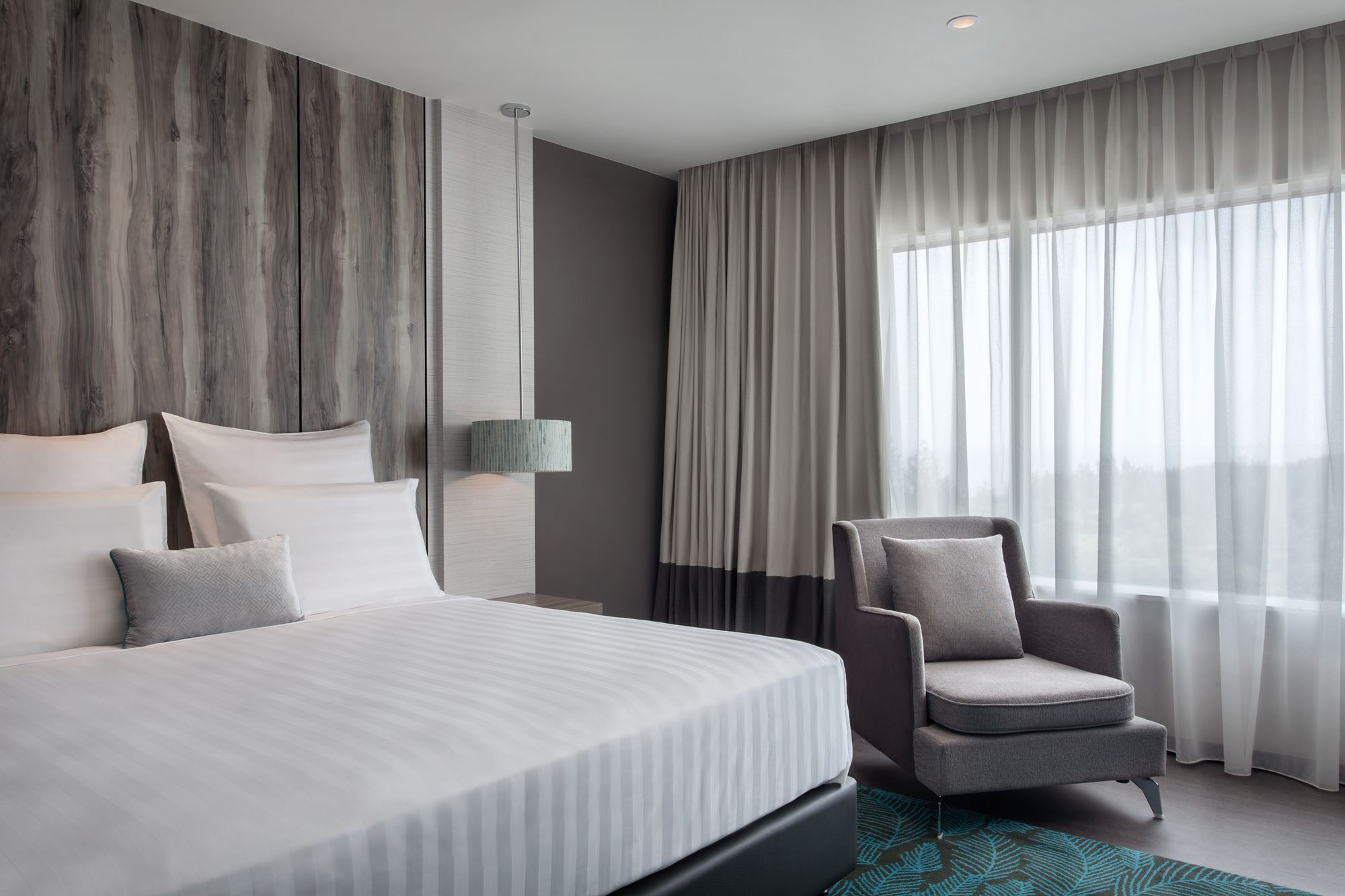 Pullman Miri Waterfront Hotel Exterior photo Deluxe Room