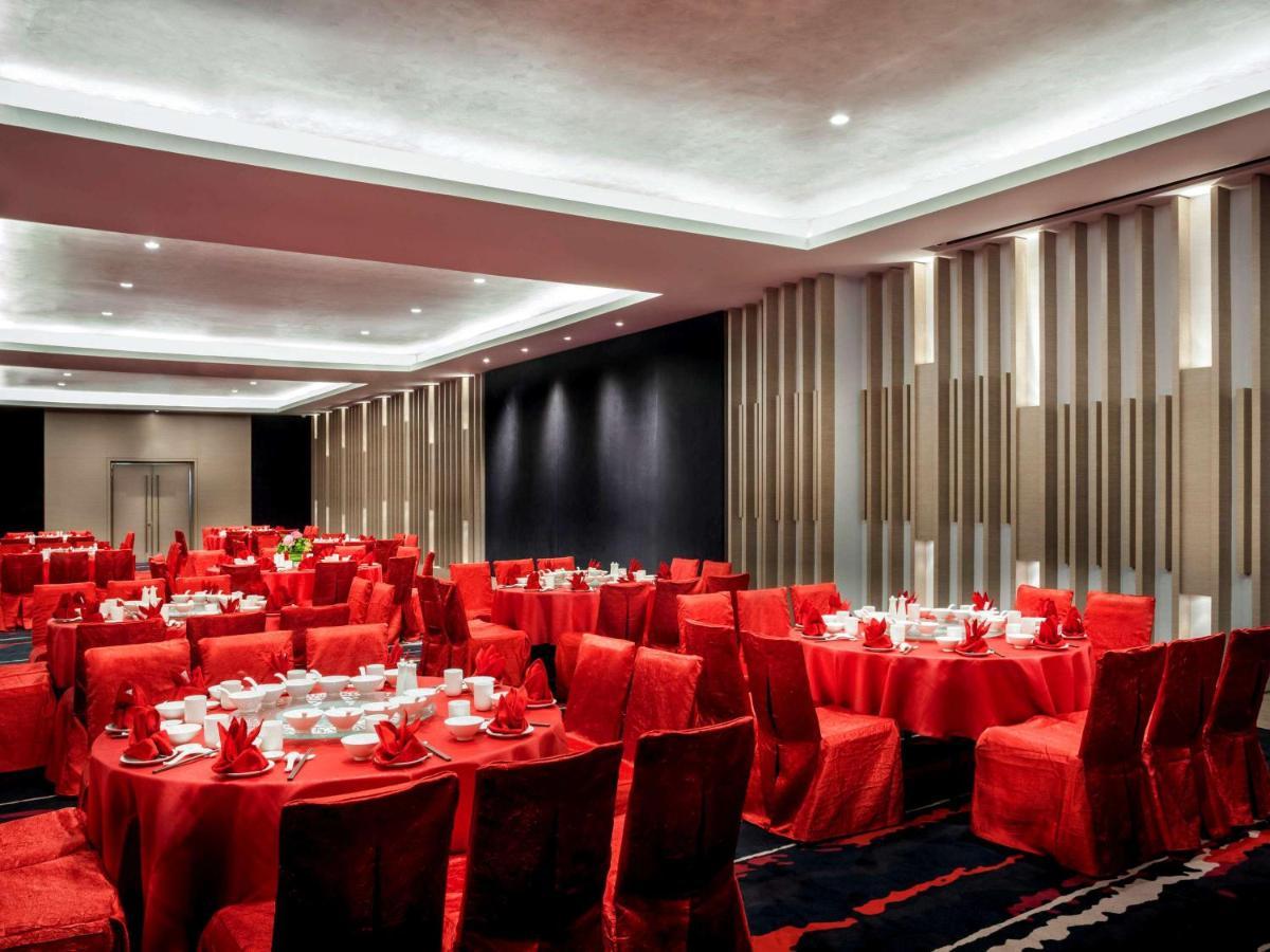Pullman Miri Waterfront Hotel Exterior photo The ballroom